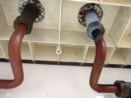 バスルーム水栓配管
