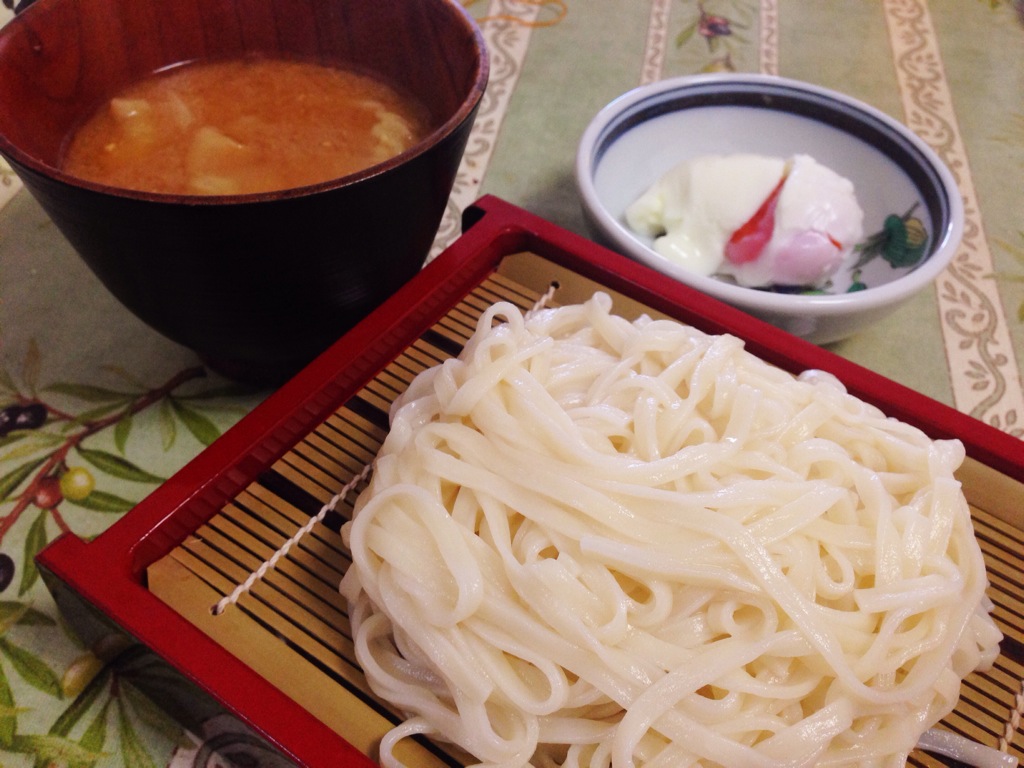 セブンイレブン生活 セブンイレブンのうどんを美味しく食べれずに泣く