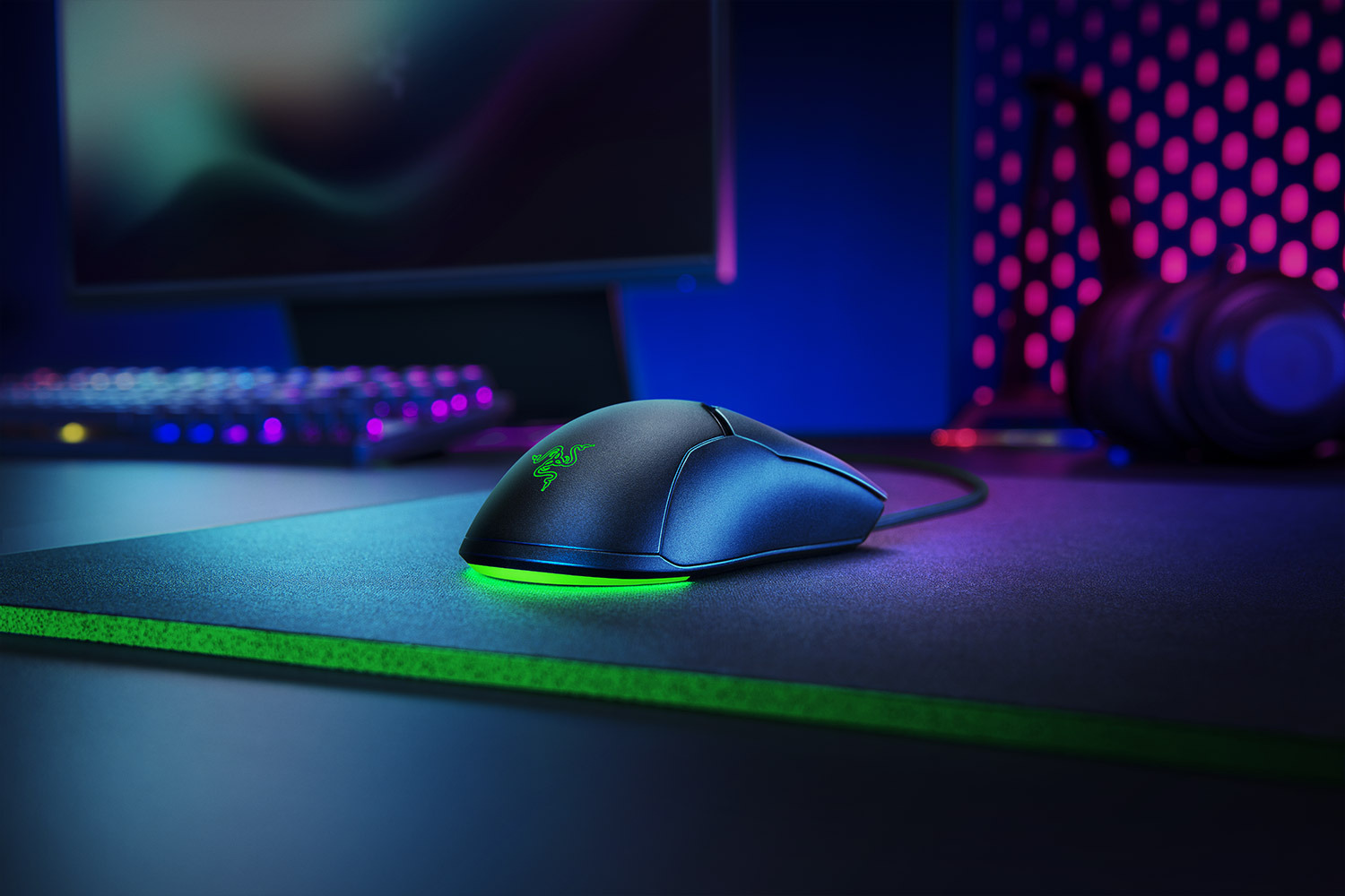 新世代は旧世代を大きく超えよ さらに小さいviper Razer社 Razer Viper Mini が発売