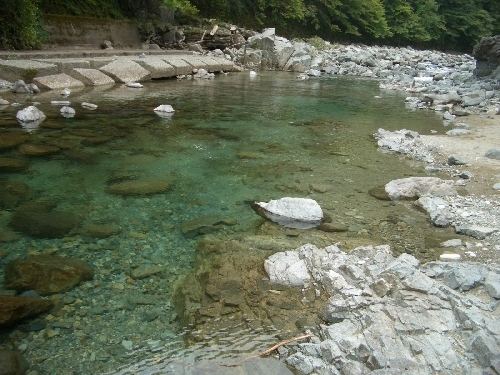 2004.8.9.本谷キャンプ場32(川).JPG