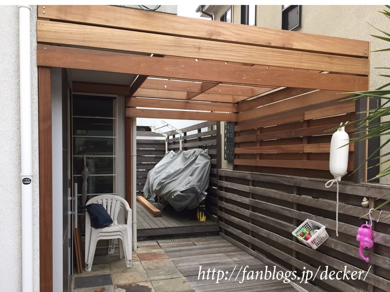 玄関ポーチに雨避けパーゴラ その２ ハードウッドでdiy ハードウッド製ウッドデッキの作り方 How To Wood Deck Diy