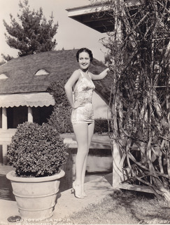 Dorothy Lamour - c. 1937(IV) [457223237].jpg