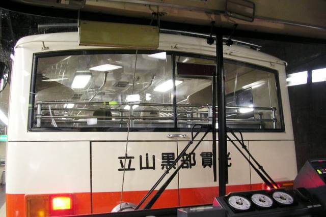 関電トンネルのトロリーバス