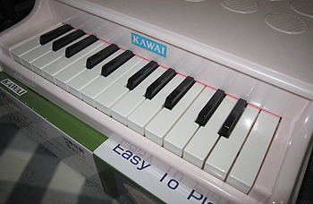 広島グルメんクエスト 知育 カワイの国産ミニピアノを使ってみた感想 全盲の天才ピアニスト 辻井伸行さんも使用