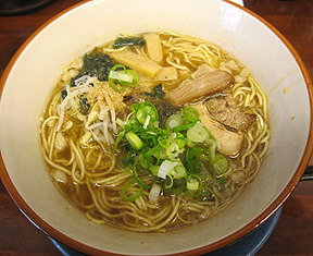 広島グルメんクエスト 魚 魚 ぎょ くれ星製麺屋 の超煮干ラーメン 巴屋 ともや の アイスもなか もある