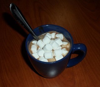 437px-Hot_chocolate_with_marshmellow.jpg