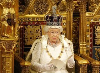 queen-elizabeth-ii-reads-the-queens-speech-from-the-throne-news-photo-1637631585.jpg