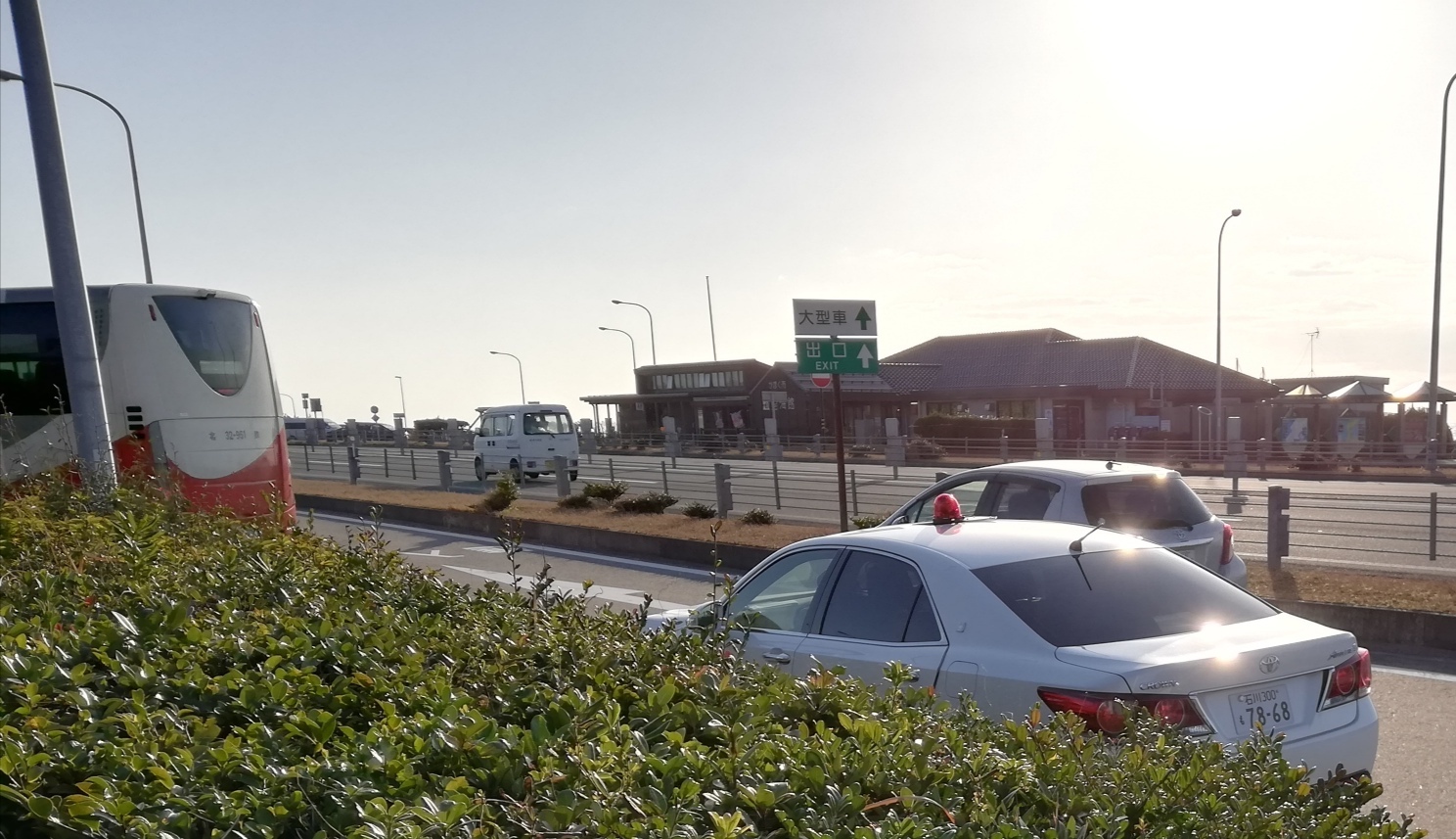 ぎょたろう発信の お得な生活情報 覆面パトカーを見つけたら車とナンバーを吊るそう