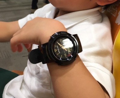 ママとこどもたちのステキなものレビュー 時計の勉強真っ最中 4歳に腕時計 G Shock Mini をクリスマスプレゼント