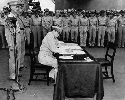 Douglas MacArthur,Japanese Sign Final Surrender - 1945   a3d06c06f6fc1cddb167771f99d4e83d--douglas-macarthur-september-.jpg