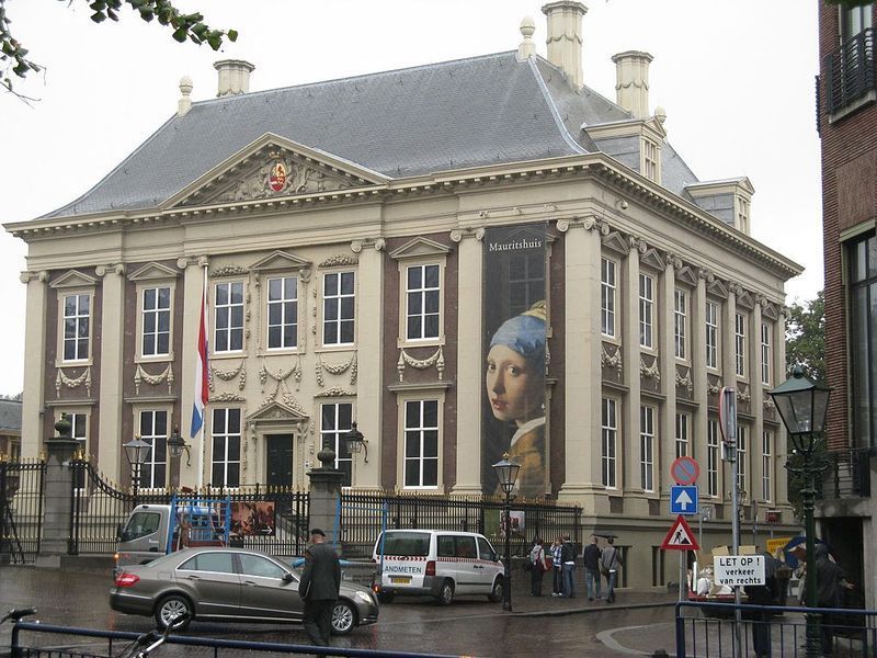 Mauritshuis-Hague  Mauritshuis in The Hague, 2011..jpg