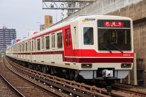 Kitaosaka-kyuko-railway_8000_renewalcar.jpg