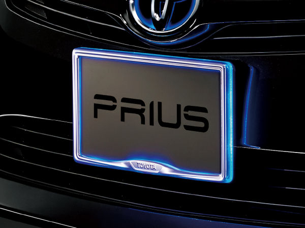 carlineup_prius_accessories_top_2_09_lb.png