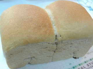 1.5斤天然酵母パンの焼きあがり