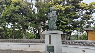 Arai-Hakuseki-statue.JPG
