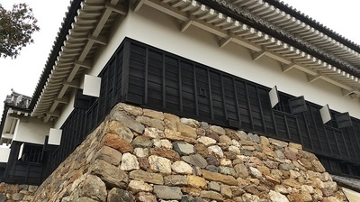 Inuyama-Jo-Stone-Wall.JPG