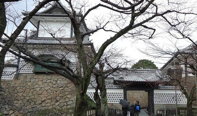 Kanazawa-Castle-Gate-Ishikawamon.JPG