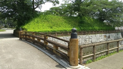 Mibu-Castle-Moat.JPG