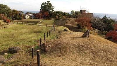 Odawara-Castle-Gaikaku-dorui.JPG