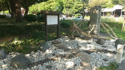 Shouyou-garden-monument.JPG