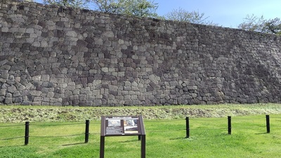 Stone-Wall-Kominejo.JPG