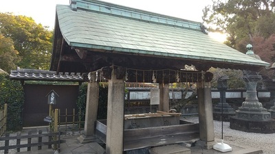 Ueno-Toshogu-Shrine-Purification-Fountain.JPG