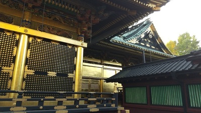 Ueno-Toshogu-The-shrine-gold.JPG