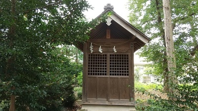 Uwadohie-Precincts-shinmei-shrine.JPG