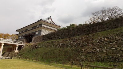 kanazawajouimoricanal-castlegate.JPG