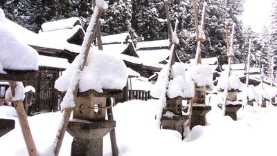 Mausoleum-Uesugi-Yonazawa.JPG