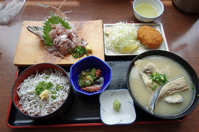 朝食バイキング食べ放題や海鮮丼が人気 沼津魚市場食堂 静岡県 Umaburo うまぶろ