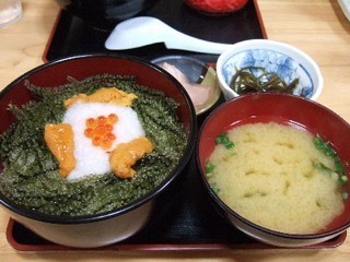 希少 鮮度最高の海ぶどう丼 恩納村 元祖 海ぶどう 本店 沖縄県 Umaburo うまぶろ