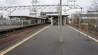 640px-JR_Chitose-LineESekisho-Line_Minami-Chitose_Station_Platform.jpg
