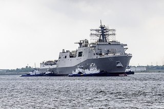 640px-Launch_of_USS_Fort_Lauderdale_(LPD-28)_at_Ingalls_Shipbuilding_on_28_March_2020.jpg