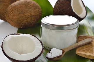 coconuts-Coconut-oil-on-spoon.jpg