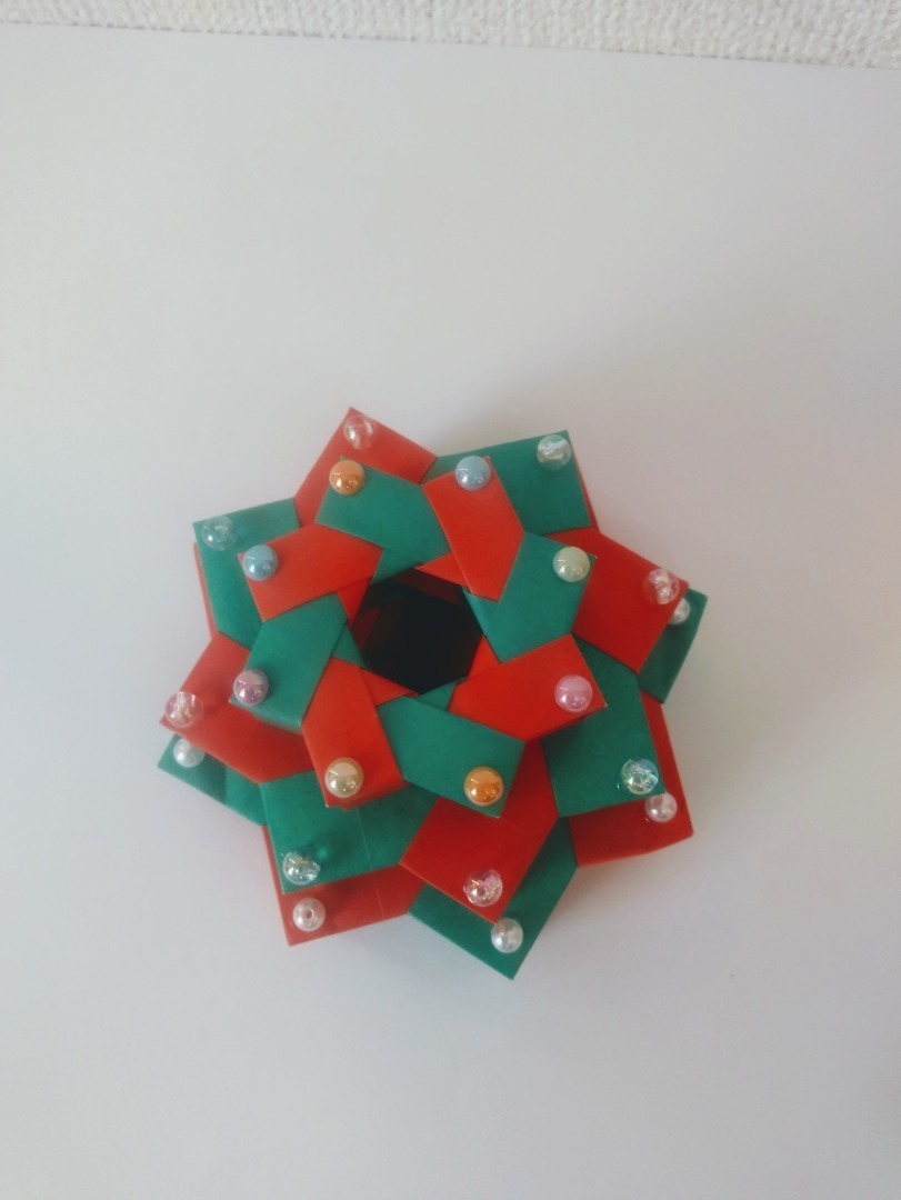 手芸材料 手芸キットお試しサイト 手作りにチャレンジ 折り紙で作るクリスマスリース