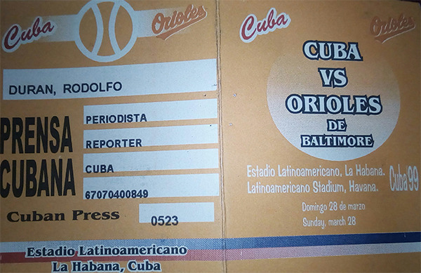 orioles-vs-cuba-1999-credencial-de-duran.jpg