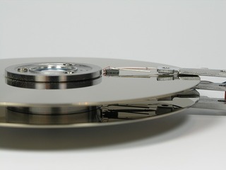 hard-drive-1680238_640.jpg