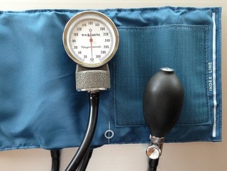 sphygmomanometer-915652_640.jpg