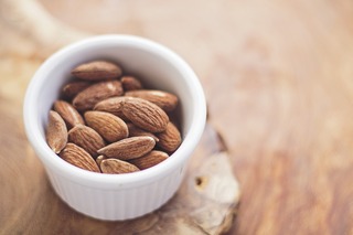 almonds-768699_1280.jpg