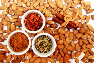 almonds-771630_1280.jpg