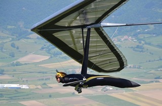 hang-gliding-1311282_640.jpg