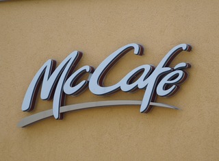 mccafe-332042_1920.jpg