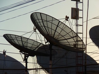 satellite-dishes-43234_1280.jpg