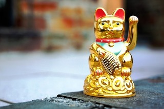 maneki-neko-453120_640.jpg