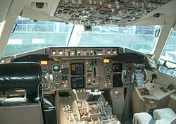 250px-AeroMexico_Boeing_767-3Q8ER_cockpit.jpg