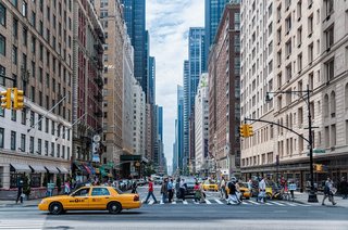 pedestrians-g6cf790918_1920.jpg