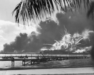 800px-USS_SHAW_exploding_Pearl_Harbor_Nara_80-G-16871_2.png