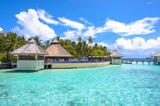 beach-hotel-idyllic-1320679.jpg