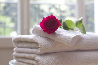 towel-g8690342d0_1920.jpg